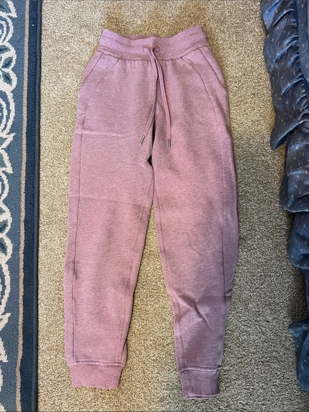Lululemon athletica Dusty Mauve Jogger Sweatpants